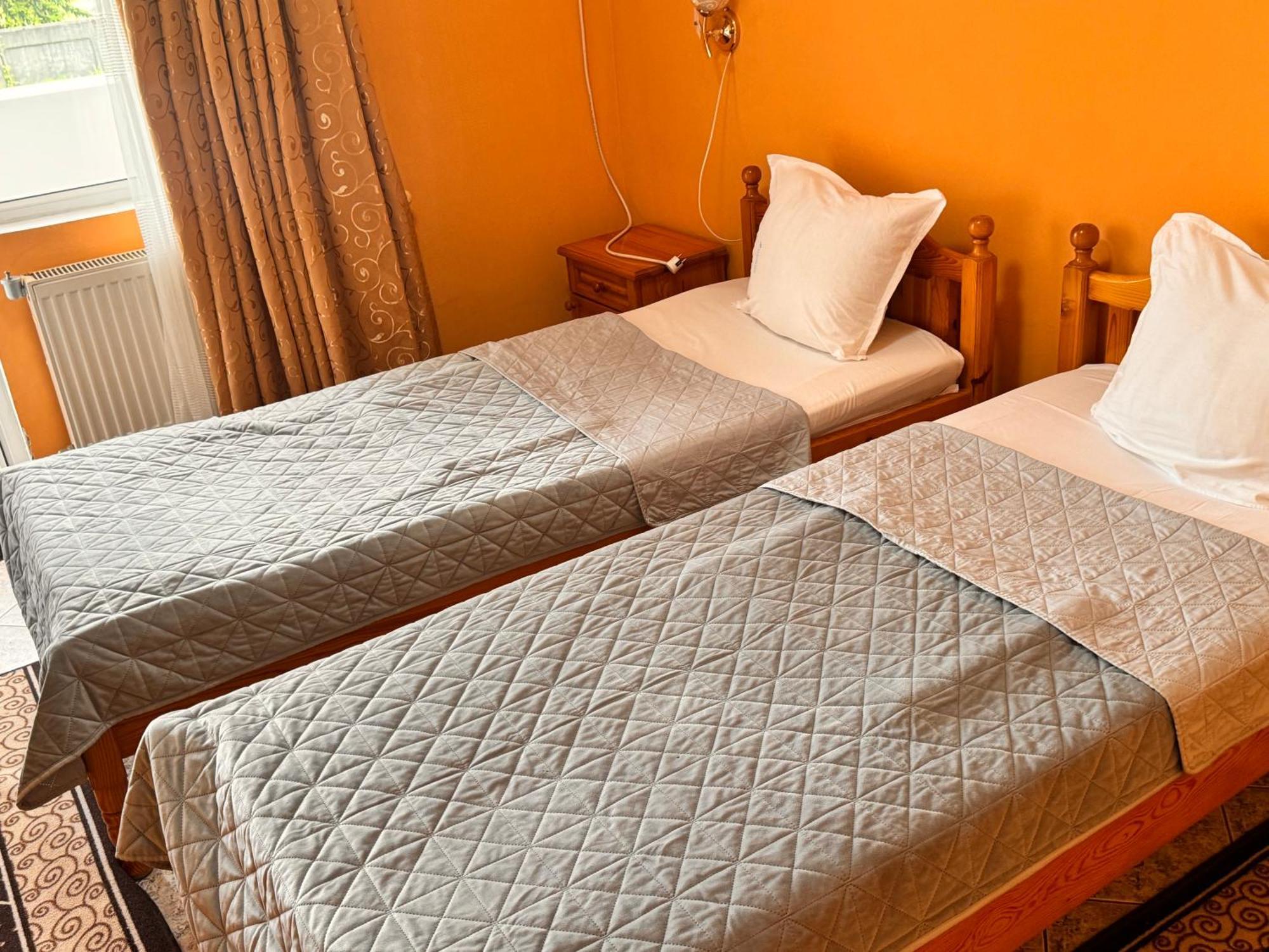 Motel International Берковиця Екстер'єр фото