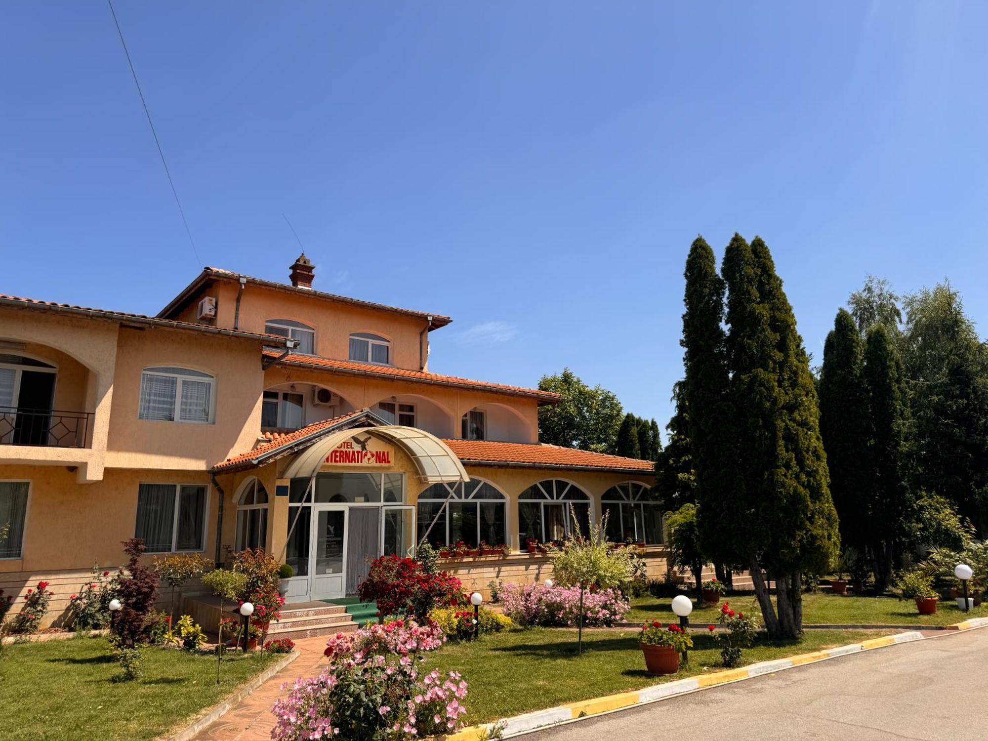 Motel International Берковиця Екстер'єр фото