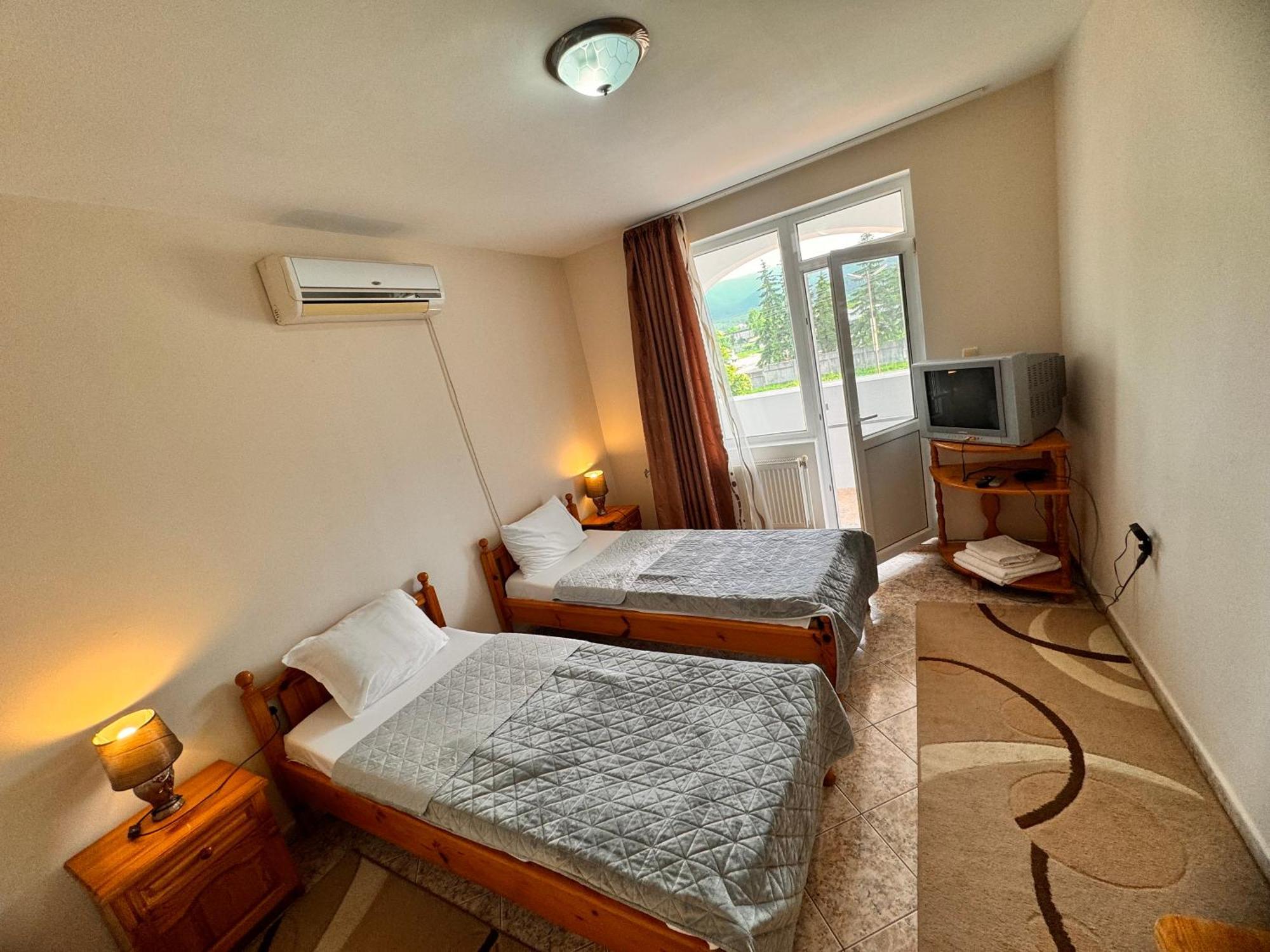Motel International Берковиця Екстер'єр фото