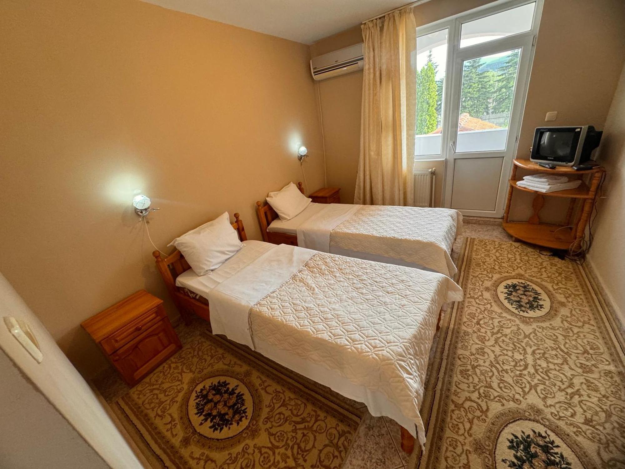 Motel International Берковиця Екстер'єр фото